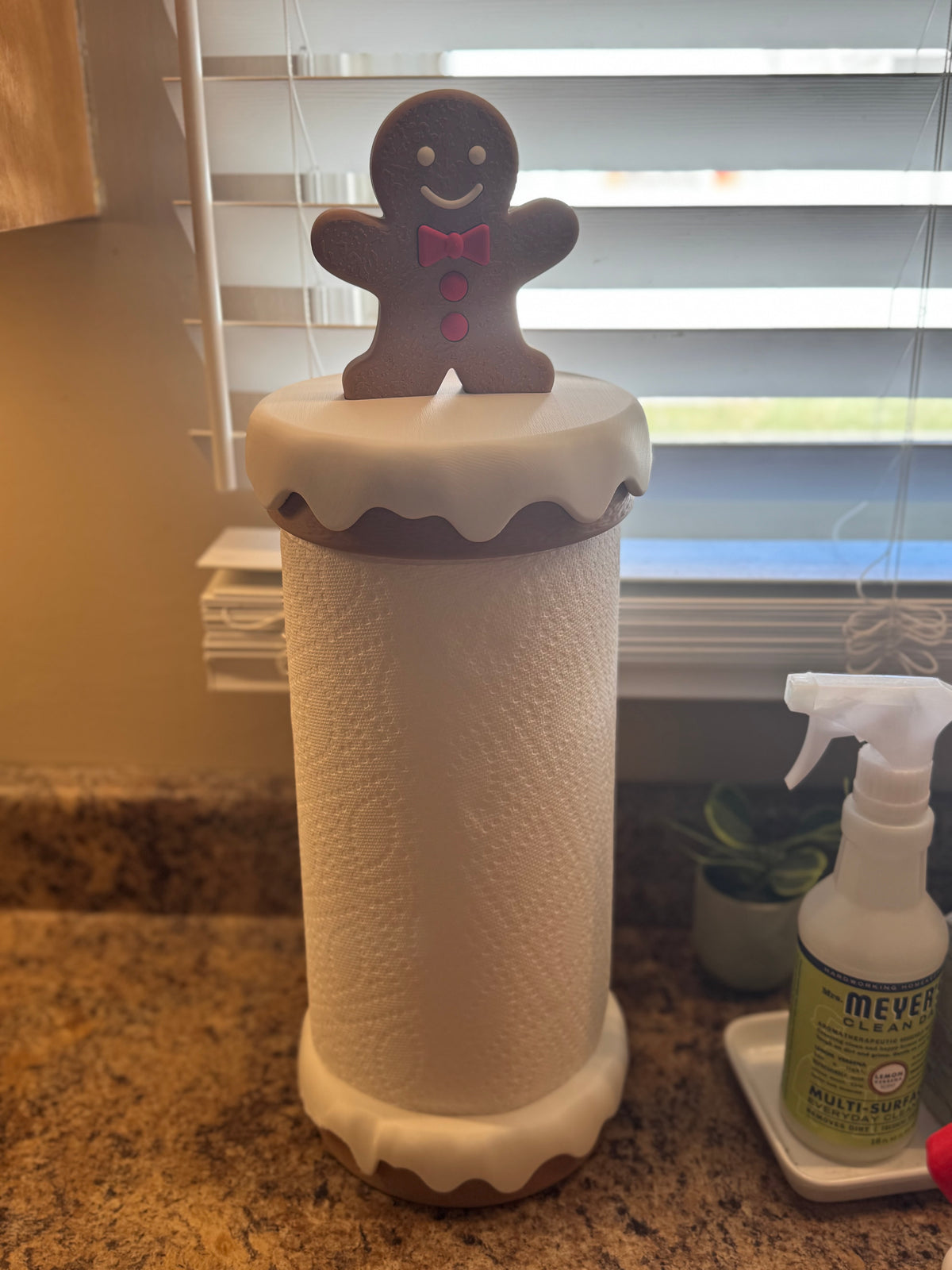 Gingerbread Paper Towel Holder – Ferris Family 3D